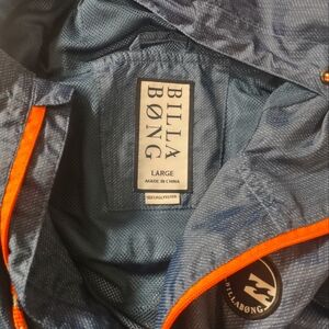 Billabong windbreaker large unisex, great for cool nights or days zips, hood